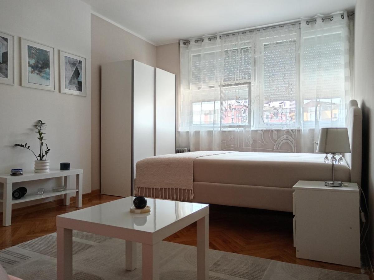 Red Square Apartment بايرت المظهر الخارجي الصورة