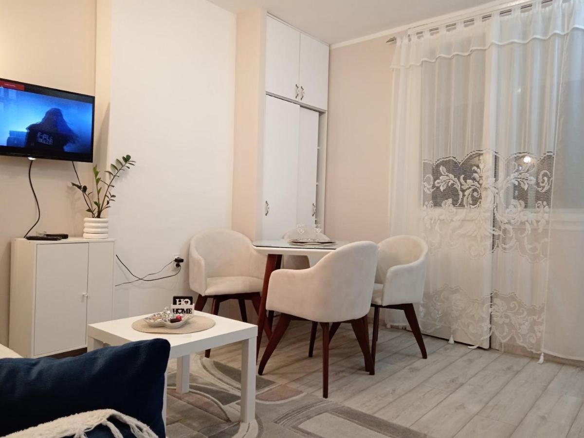 Red Square Apartment بايرت المظهر الخارجي الصورة
