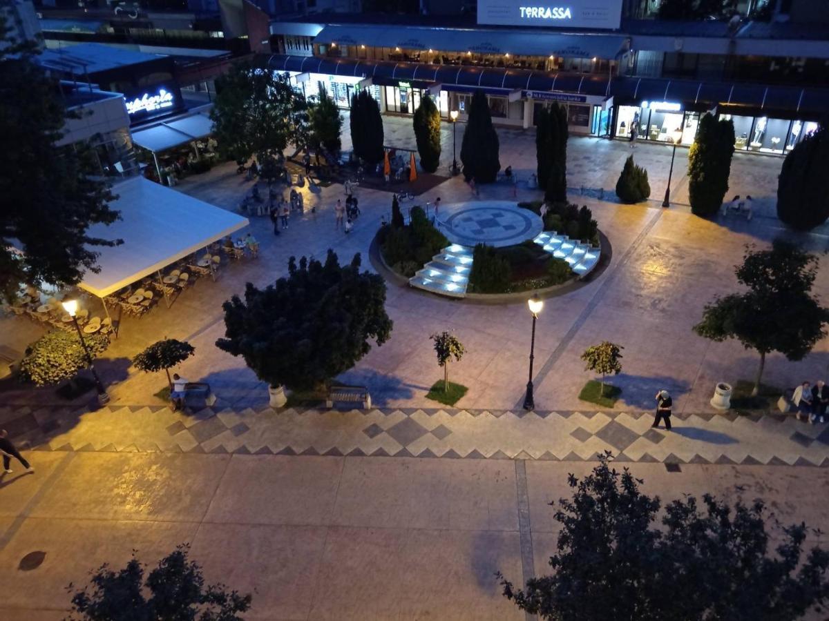 Red Square Apartment بايرت المظهر الخارجي الصورة